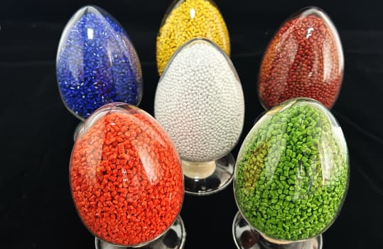 Roto-molding masterbatches