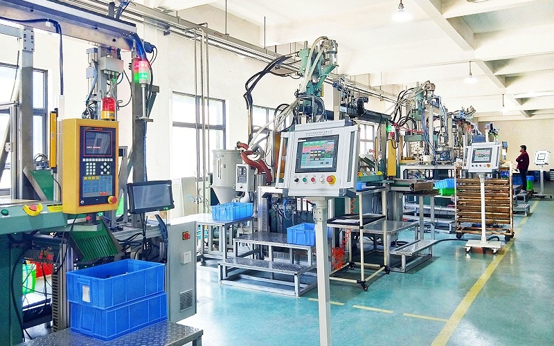 Plastic Processing Operator Career Guide: Skills, Daily Duties & Salary Insights
